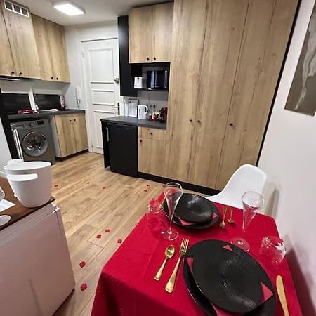 Love Room A Cannes - Appartement 25M2 Pour 2 Personnes Avec Un Jacuzzi Prive Exterior photo