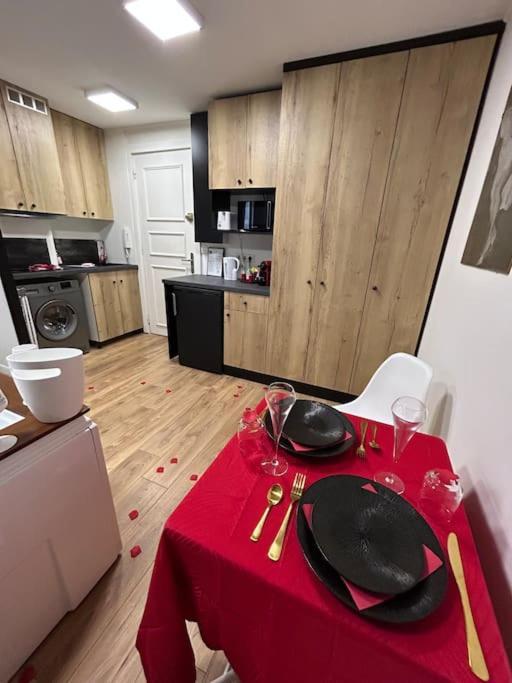 Love Room A Cannes - Appartement 25M2 Pour 2 Personnes Avec Un Jacuzzi Prive Exterior photo